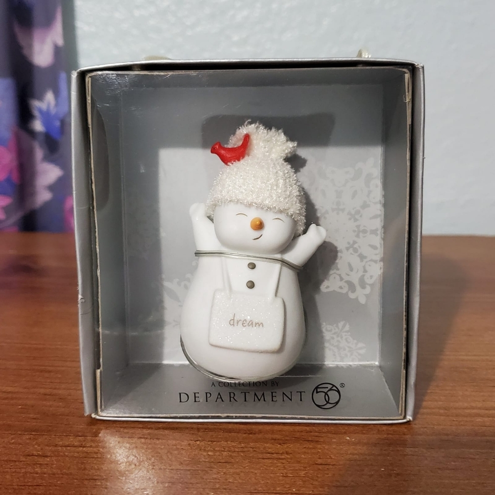 2009 Department 56, "Dream" Snowmam Christmas Tree Ornament. New In Box